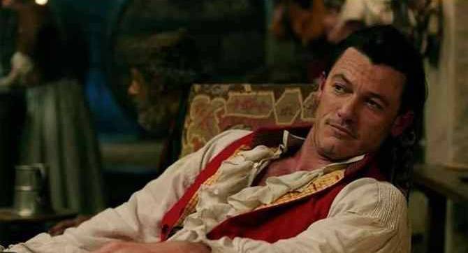 La belle et la bête: la série Disney + Prequel mettant en vedette Gaston de Luke Evans obtient un titre