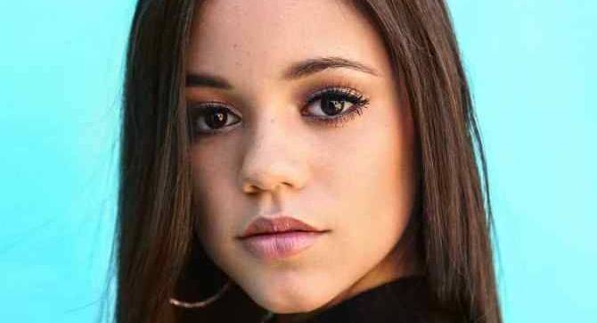 SCREAM 5 ajoute JANE LA VIERGE et VOUS, l'actrice Jenna Ortega à son casting