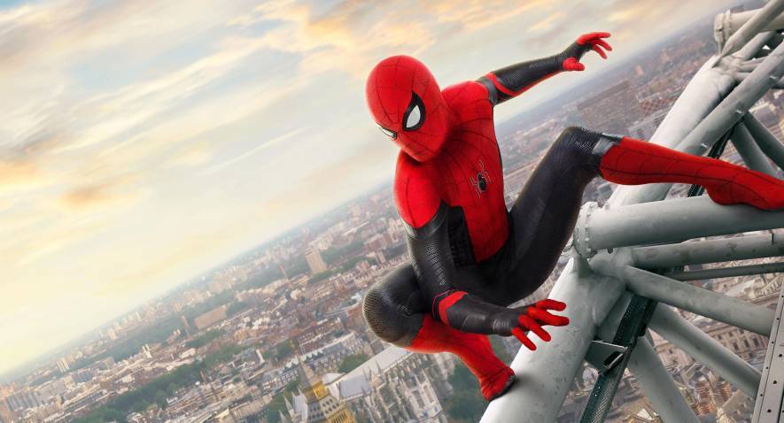 Spider Man Loin De Chez Soi SPIDER-MAN LOIN DE CHEZ-SOI: une affiche montre de façon créative les