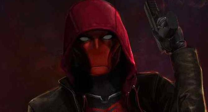 TITANS: Star Curran Walters partage un aperçu détaillé du casque endommagé par la bataille de Red Hood