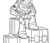 Coloriage Buzz l'&eacute;clair avec les cadeaux de Noel