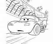 Coloriage Flash Mcqueen sur la piste de course