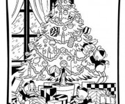 Coloriage La famille de Donald décorent le Sapin de Noel