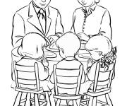 Coloriage et dessins gratuit Avant le diner, la famille commence la pri&egrave;re à imprimer
