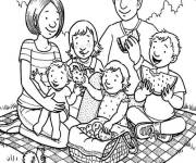 Coloriage La famille se profite d'un un pique-nique