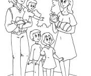 Coloriage Une famille compos&eacute;e de quatre enfants