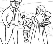 Coloriage Une famille se balade dans la foret 