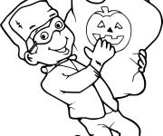 Coloriage L'enfant portant la costume de Frankenstein pendant le Halloween