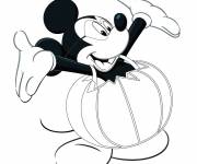 Coloriage Halloween Disney Mickey déguisé en citrouille