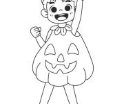 Coloriage Enfant se d&eacute;guise en une magnifique citrouille d'halloween