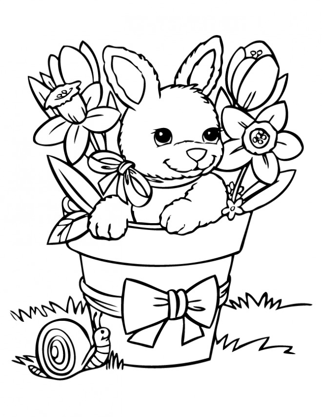 Coloriage et dessins gratuits Lapin Mignon s'amuse parmis les fleurs à imprimer