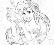 Coloriage Ariel dans La Mer au crayon