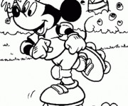 Coloriage Minnie s'amuse dans le jardin