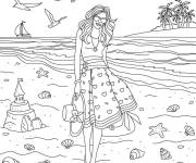 Coloriage Fille se balade sur la plage l'&eacute;t&eacute;
