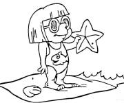 Coloriage Fille tenant une &eacute;toile de mer sur la plage