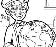 Coloriage Blippi tient un globe terrestre