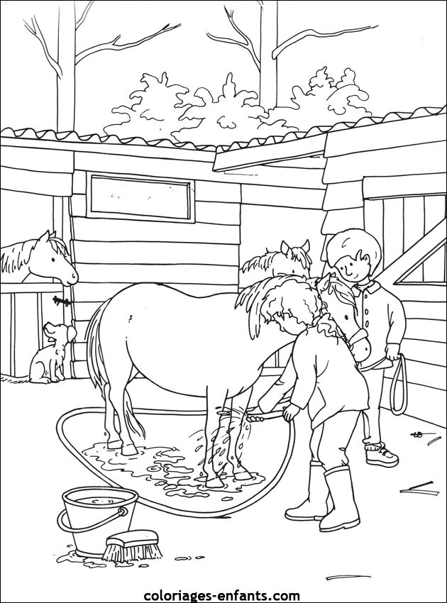 Coloriage et dessins gratuits Les enfants baignent leur cheval à imprimer