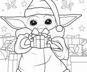 Coloriage L'adorable B&eacute;b&eacute; Yoda tenant un cadeau de No&euml;l