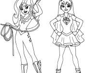Coloriage Wonder woman et Supergirl, les deux super-h&eacute;ro&iuml;ne