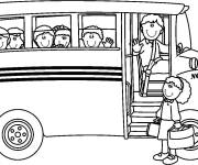 Coloriage L'enfant salue maman alors qu'il entre dans le bus