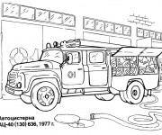 Coloriage Camion Pompier au garage